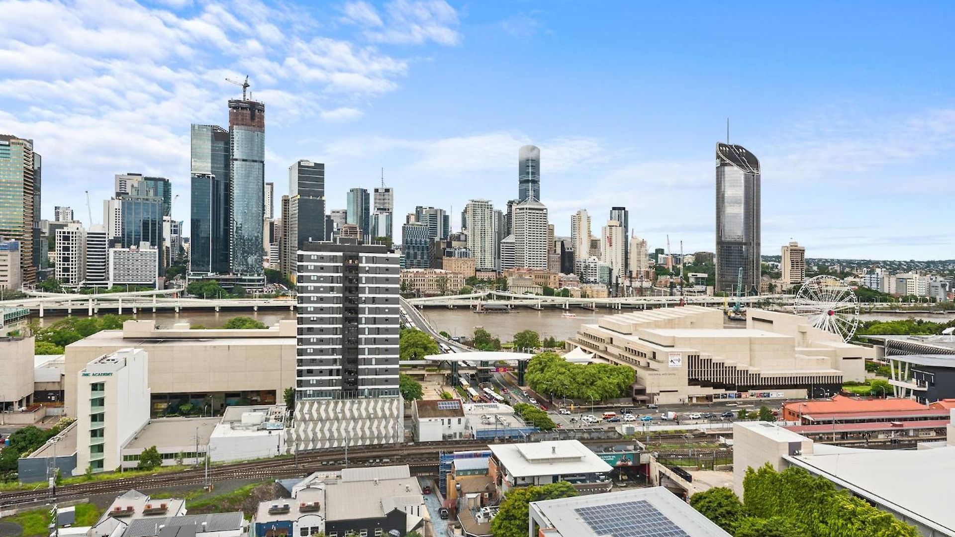 Apartment Sunny, & Modern With Breathtaking Views! Brisbane