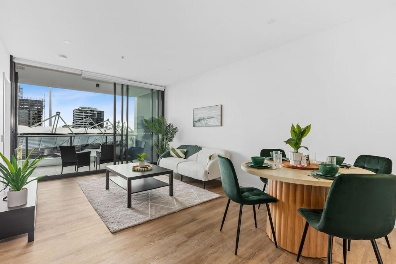 Walk To The Gabba With Rooftop Pool & Secure Carpark With Beautiful Views * Brisbane