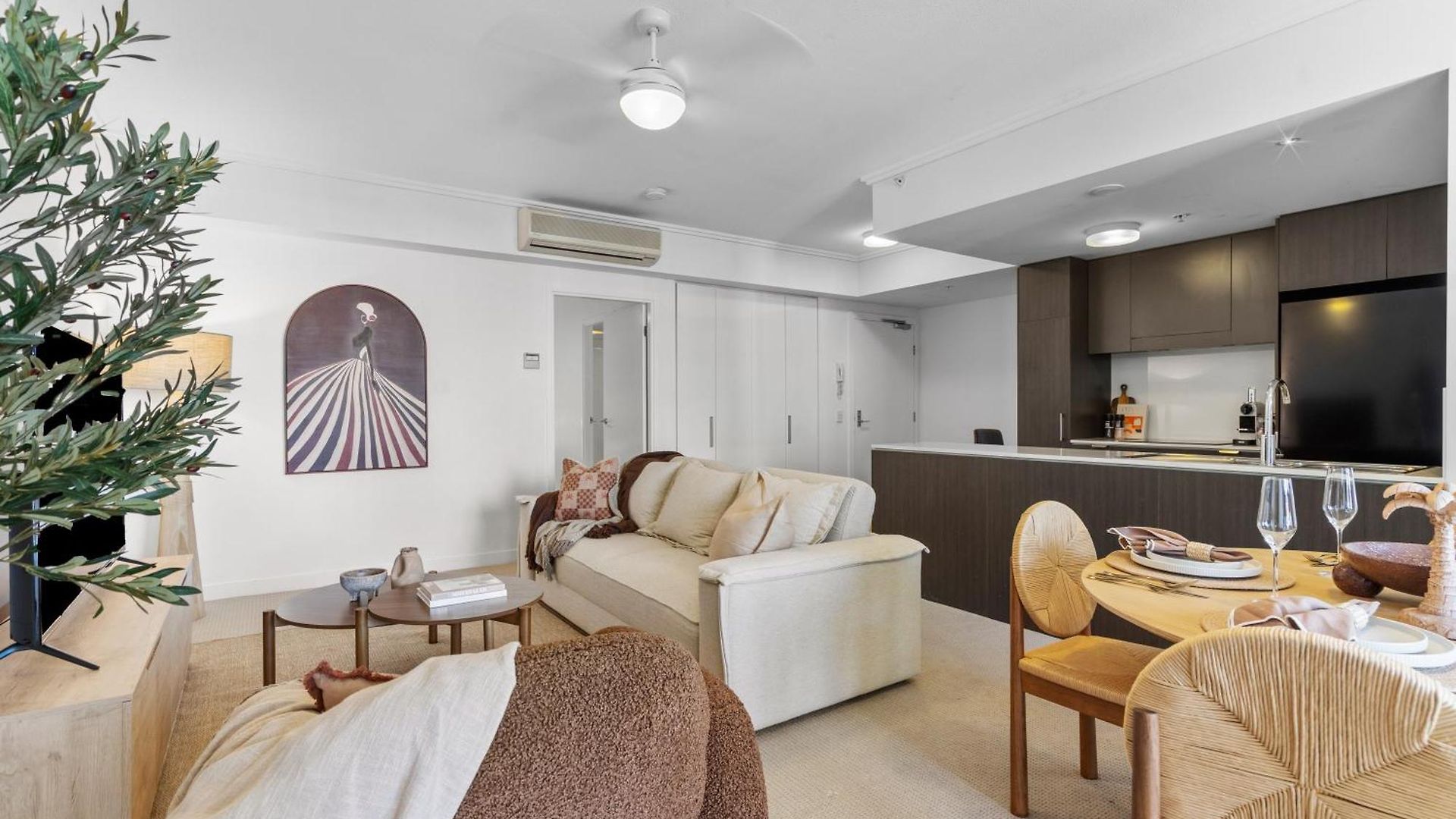 St With Story Bridge Views, Pool & Free Parking Apartment Brisbane