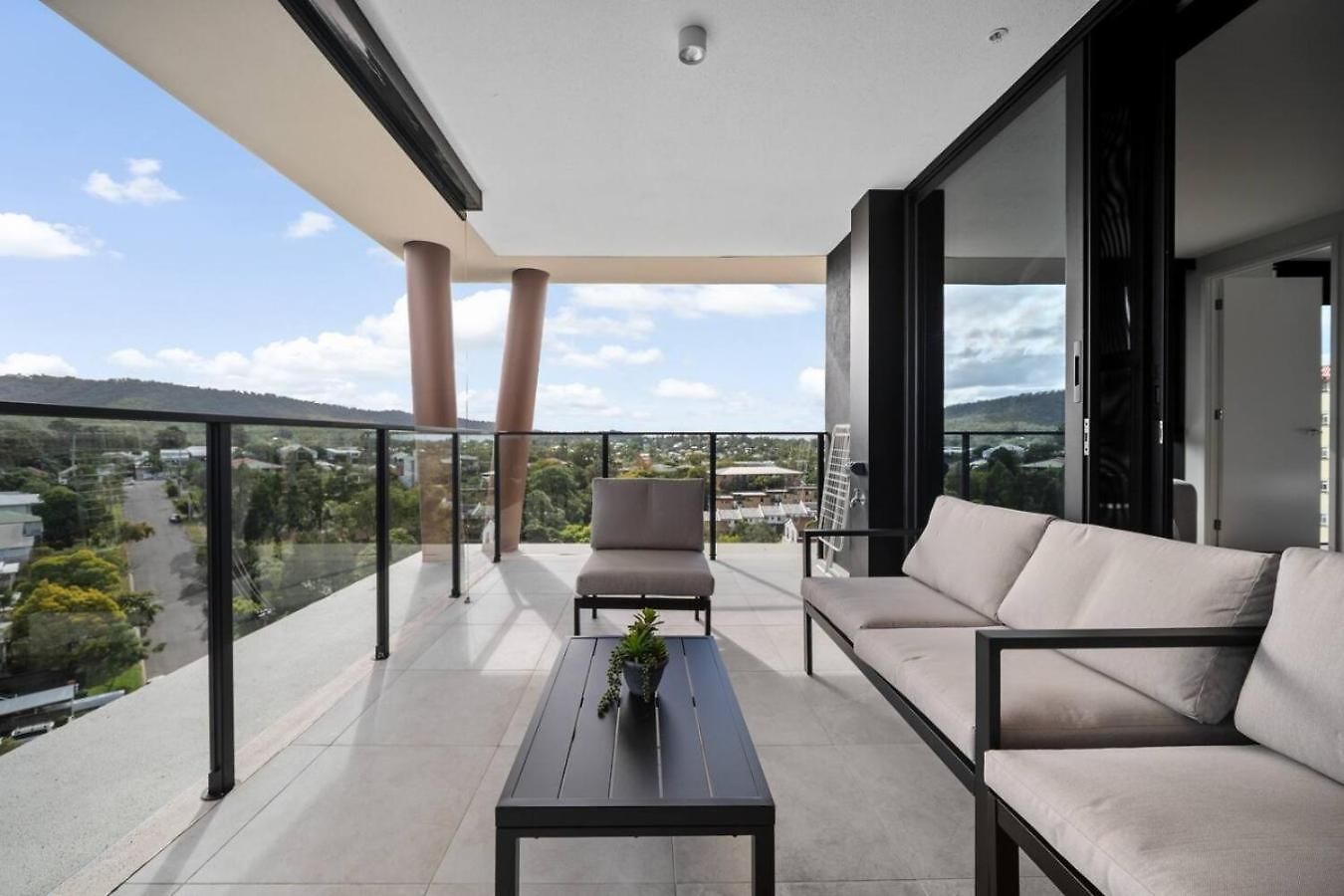 Skyhigh Retreat View And Shopping At Your Doorstep Brisbane