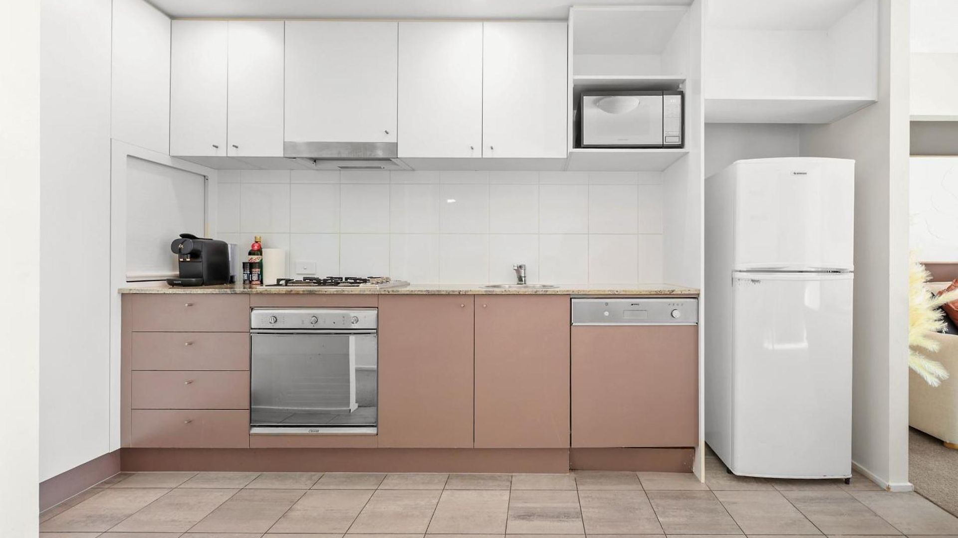 Full Water View - Sleeps 7 - Parking - Pool & Sauna Apartment *