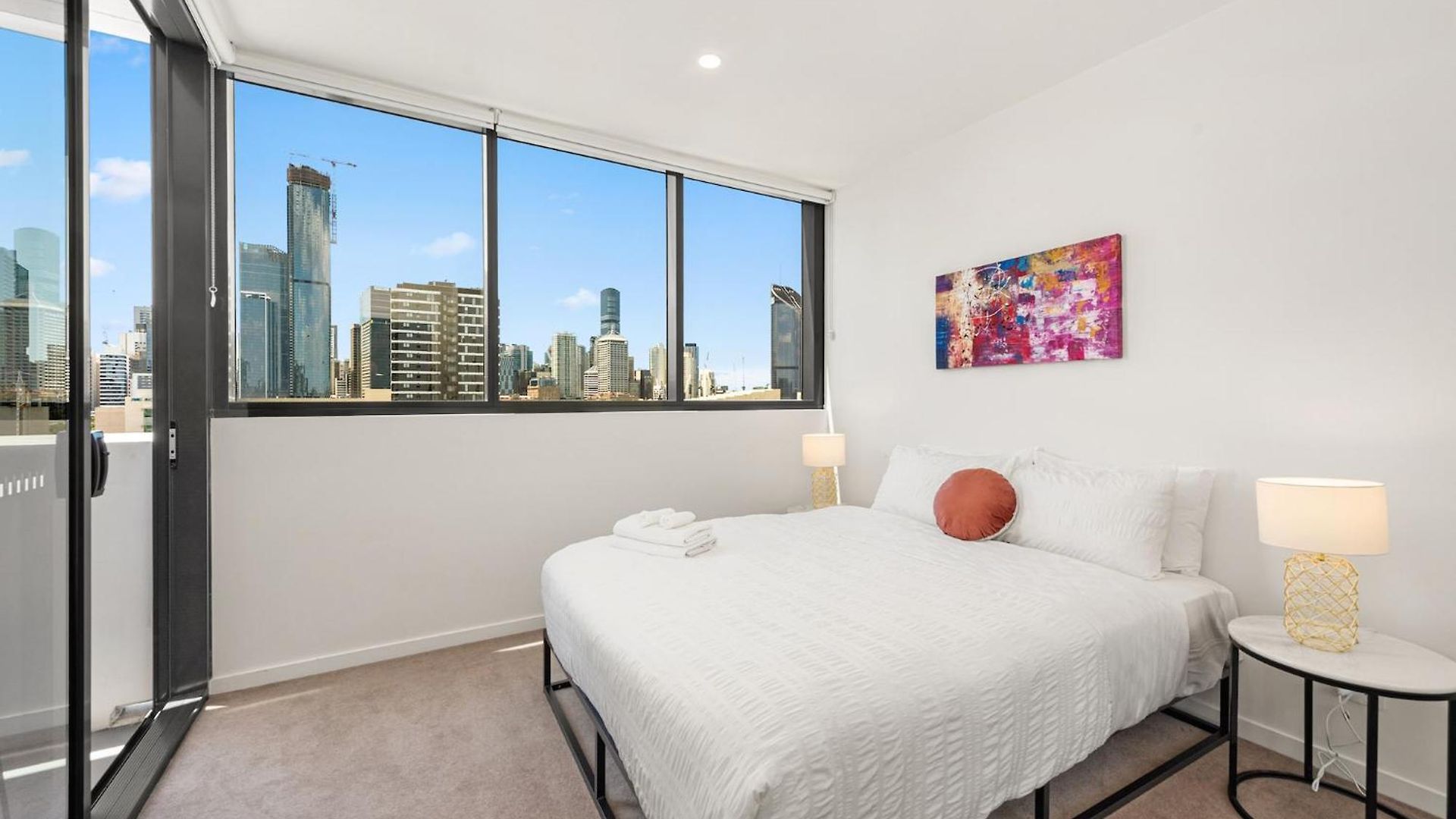 Apartment Sensational Views And South Bank Location! *