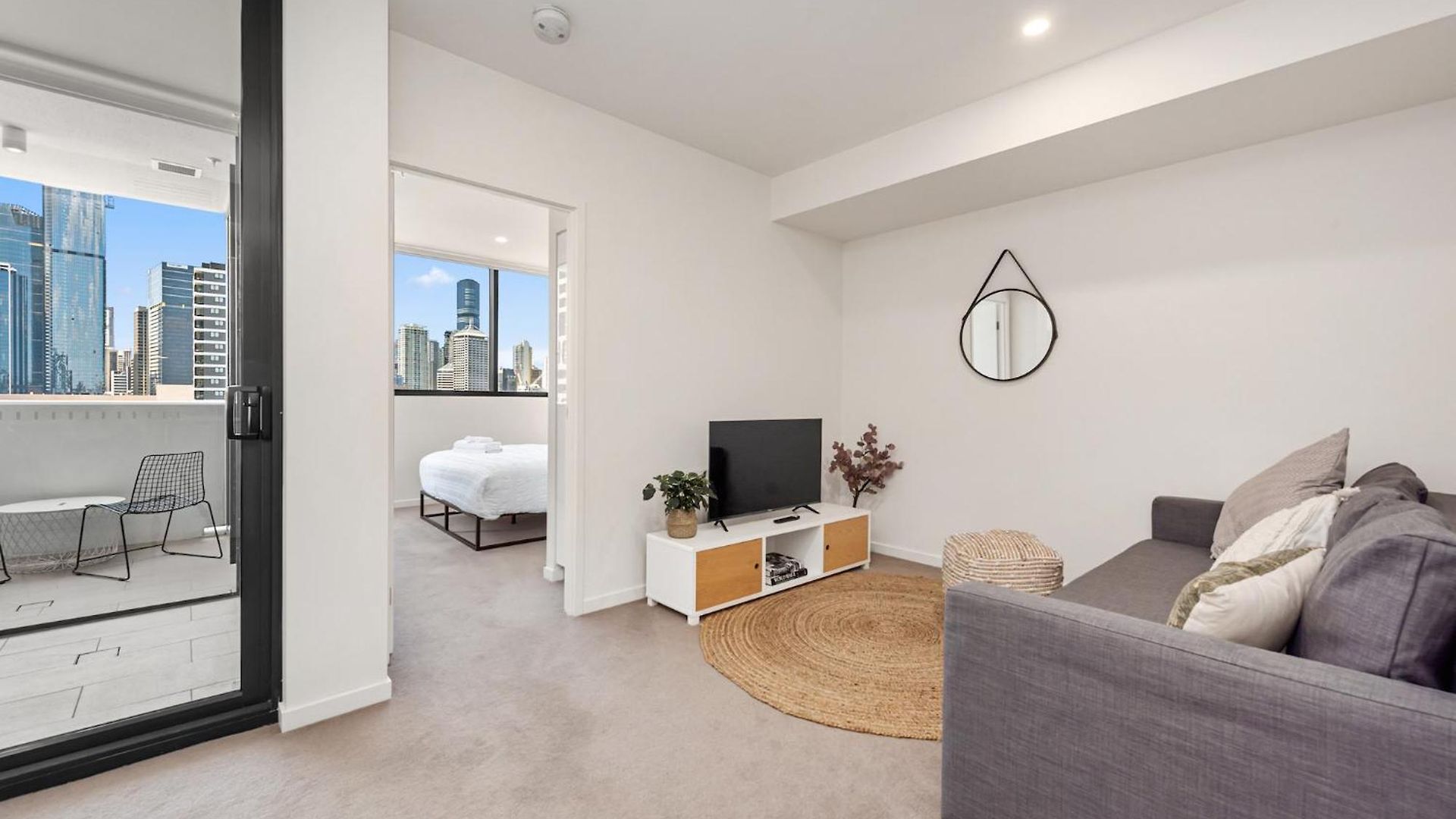 Apartment Sensational Views And South Bank Location! *