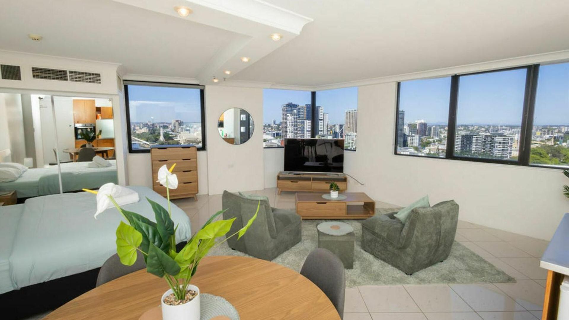 Apartment Sky High River View In