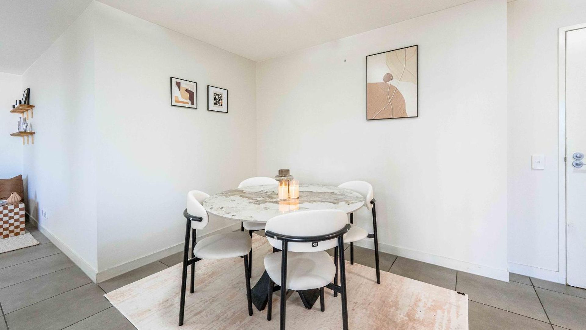 Spacious Riverside 2br Cbd Parking Pool & Gym