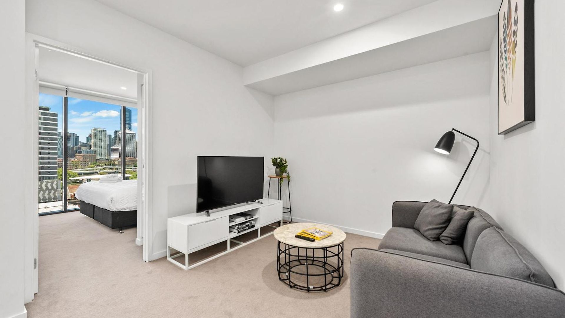 King Bed, Views, Car Park & Perfect Location! Brisbane
