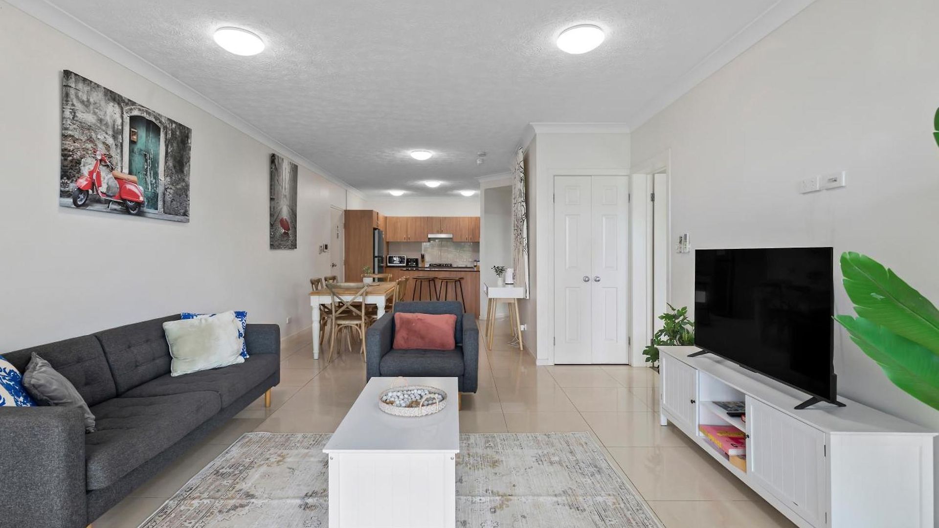 Apartment Bright 2br With Parking, Balcony & Wifi Brisbane