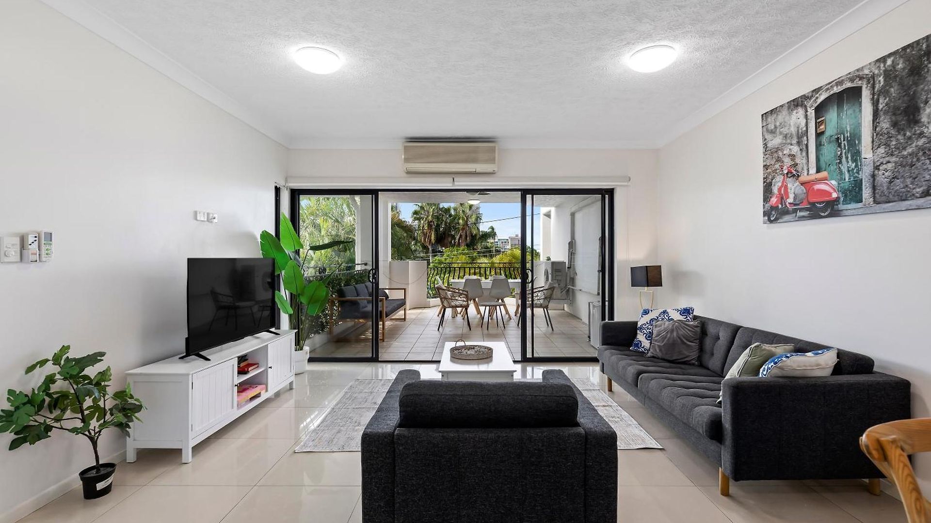 Bright 2br With Parking, Balcony & Wifi * Brisbane