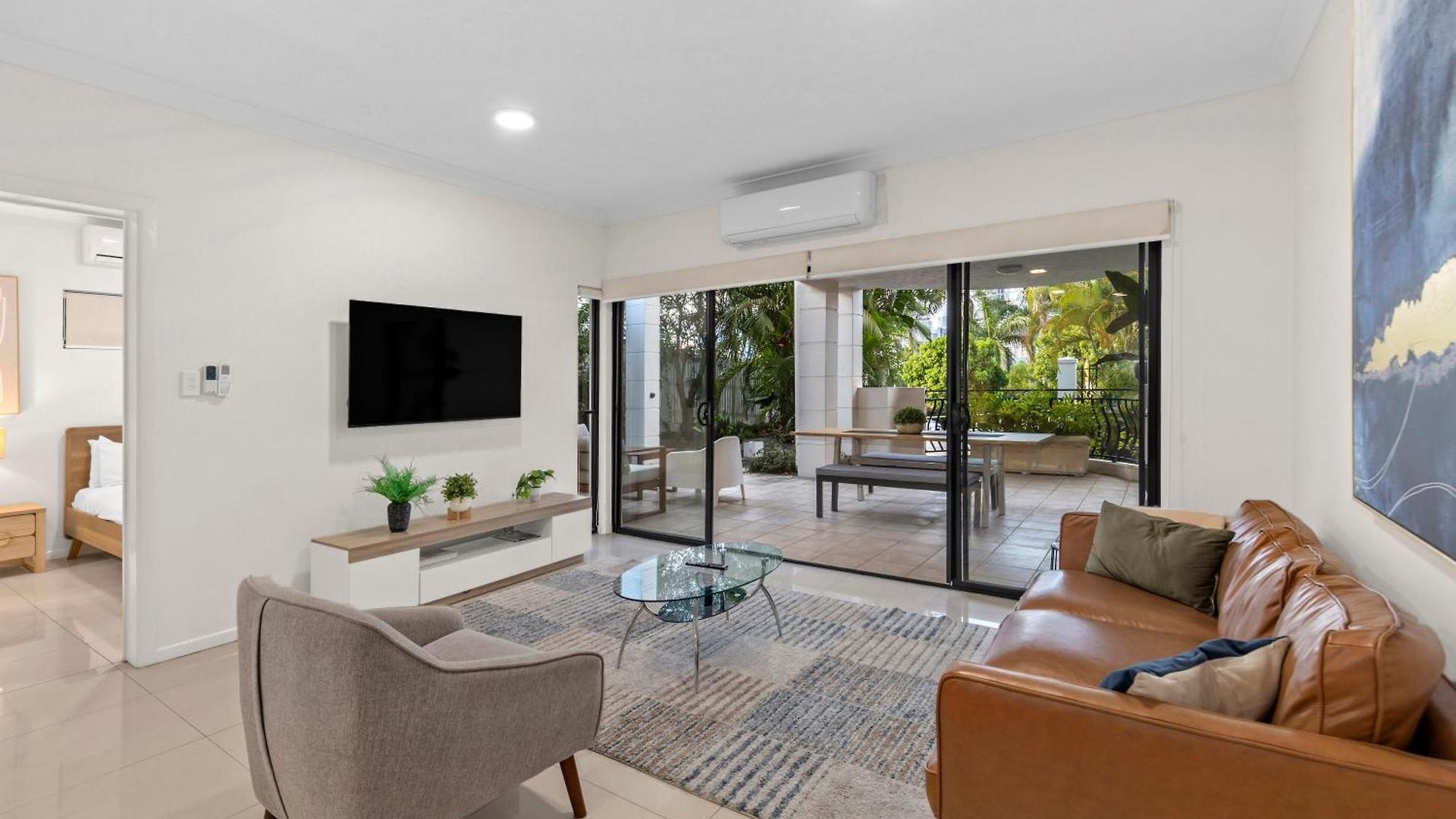 Apartment Sunny & Cozy 2br With Wifi, Parking & Balcony *