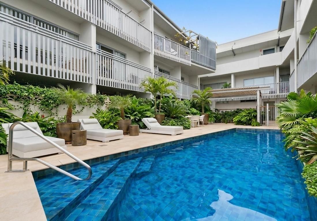 2 Level Skyloft - Pool - Sleeps 6 - Baby Apartment Brisbane
