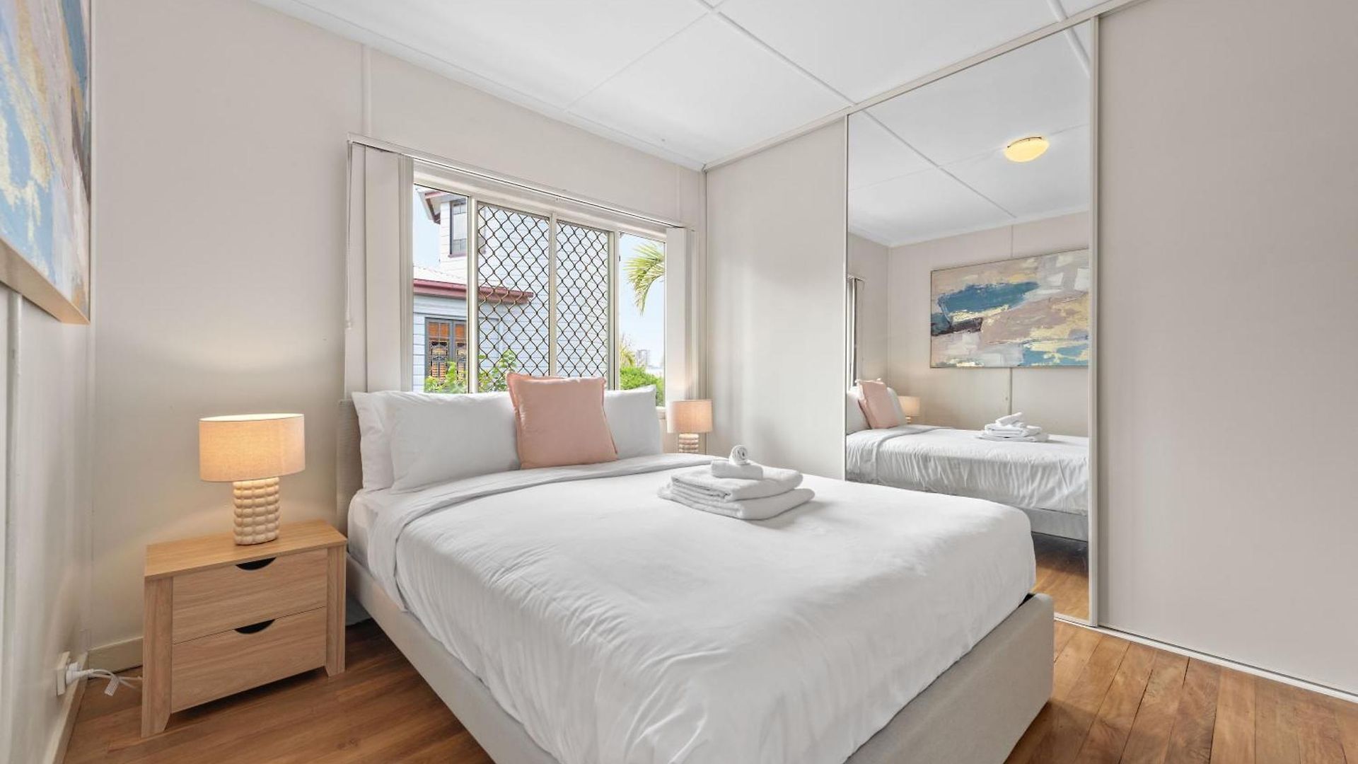 Comfy 1br With Parking - Close To Gabba & Hospitals Apartment *