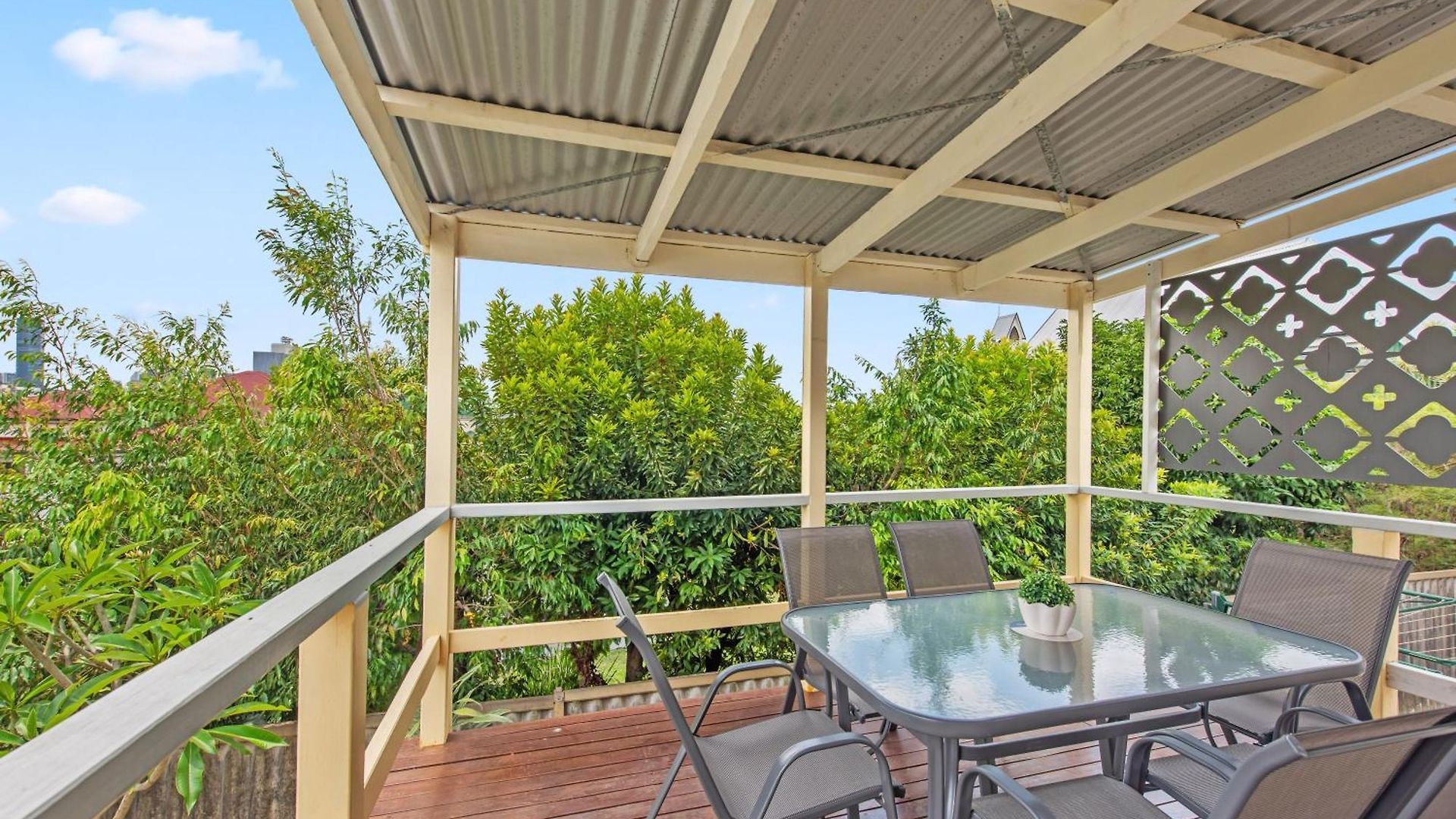 Quiet & Leafy 1br With Parking, Balcony & Wi-fi Apartment Brisbane