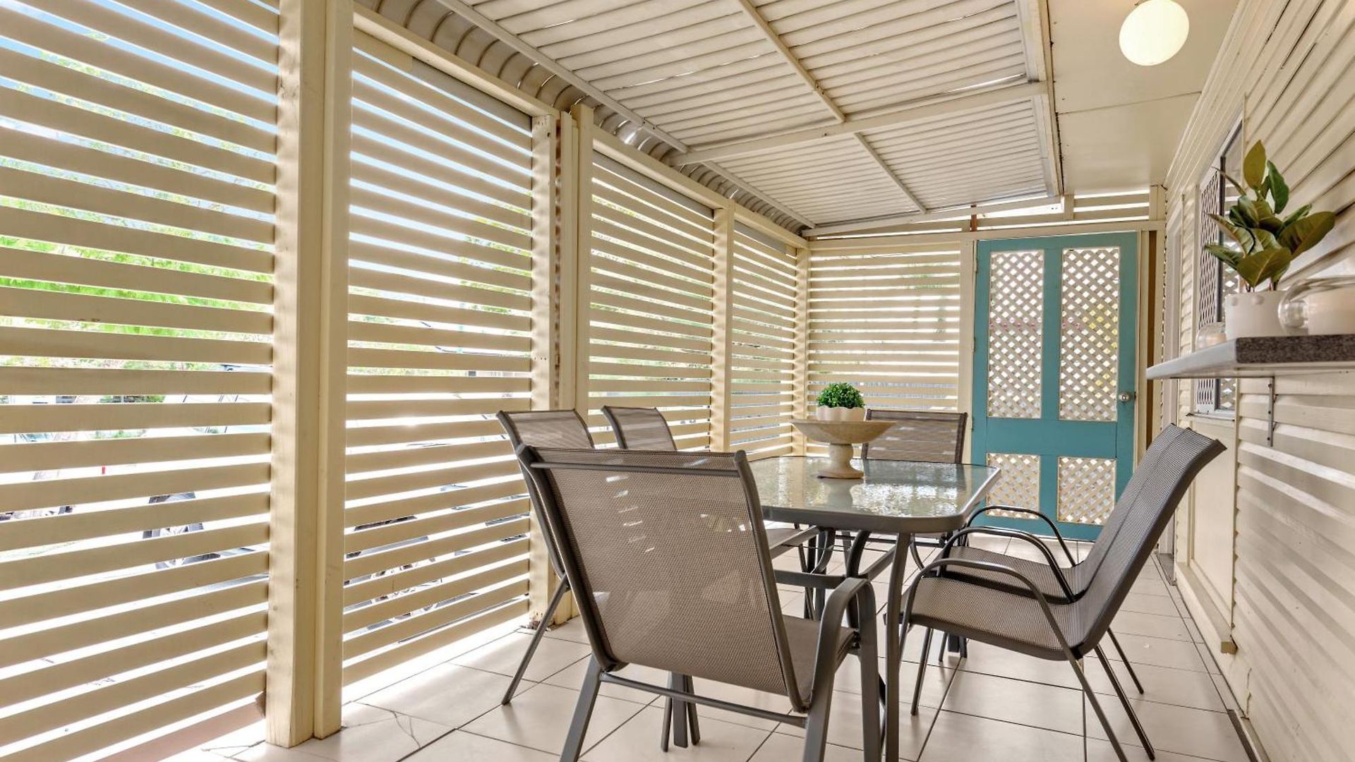 Cozy & Comfy 2br W/ Parking, Balcony & Wi-fi Apartment Brisbane