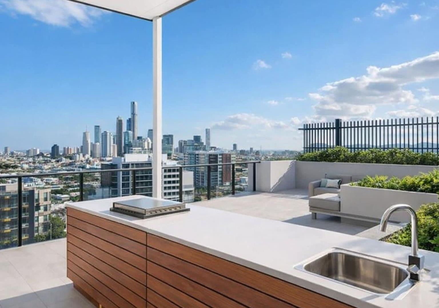 2br Night Life -pool-parking-rooftop-intercom Apartment Brisbane