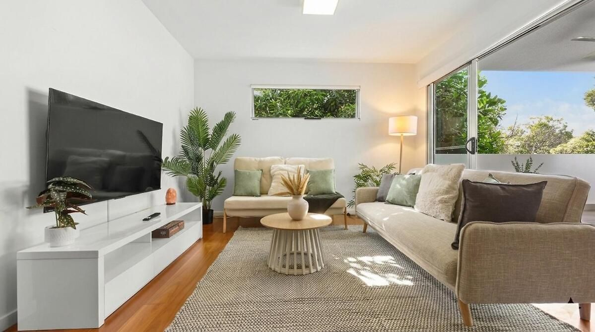 Bulimba Apartment - Ferry Access - Near Oxford St - Sleeps 8 - Baby & Work Ready * Brisbane
