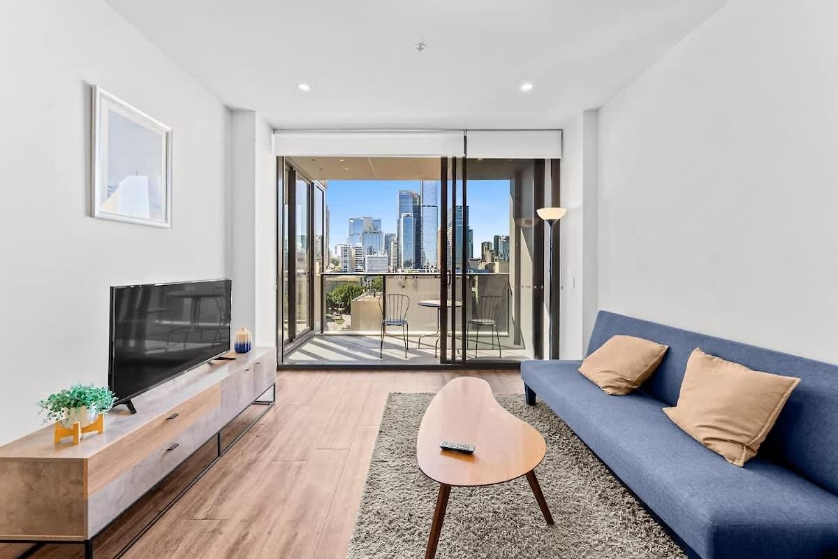 Apartment 9th Floor Retreat - River Views With Parking