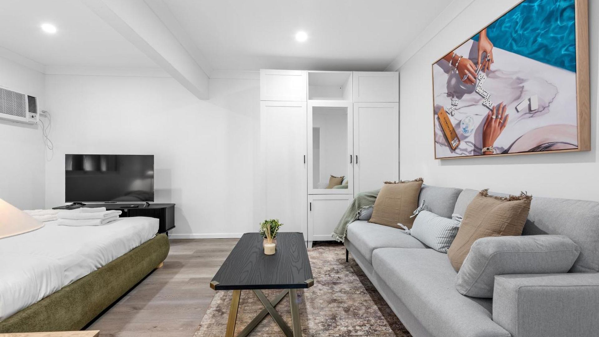 Apartment Stylish Cbd - Short Walk To Hospitals And Cbd *
