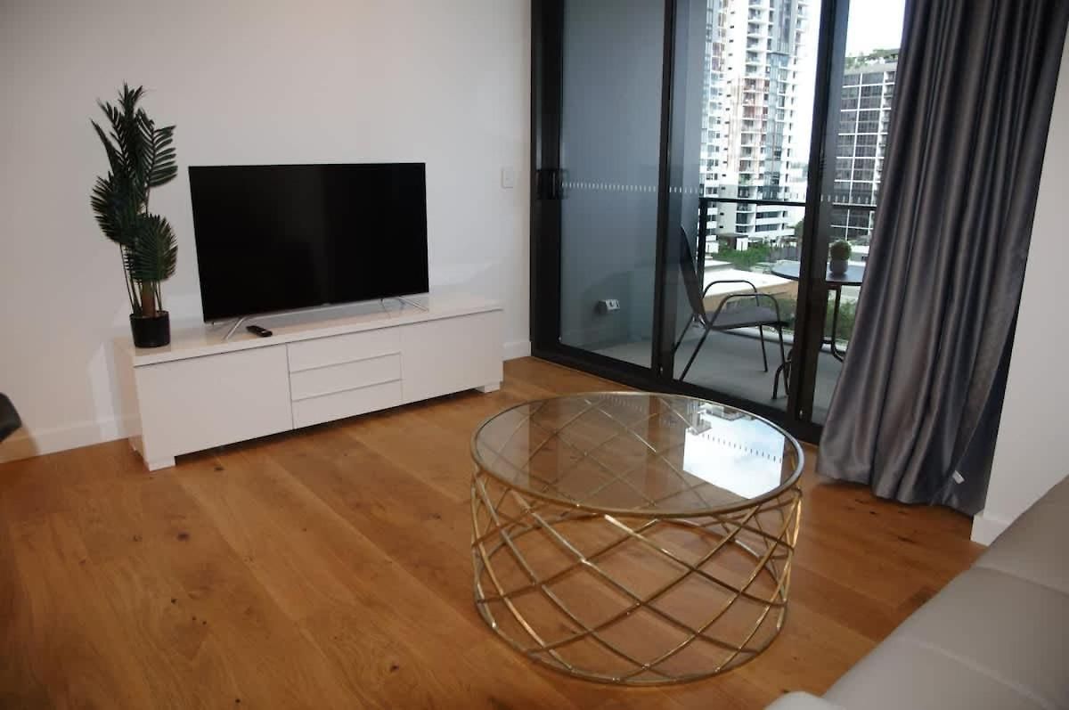 Spacious Two Bedroom In South