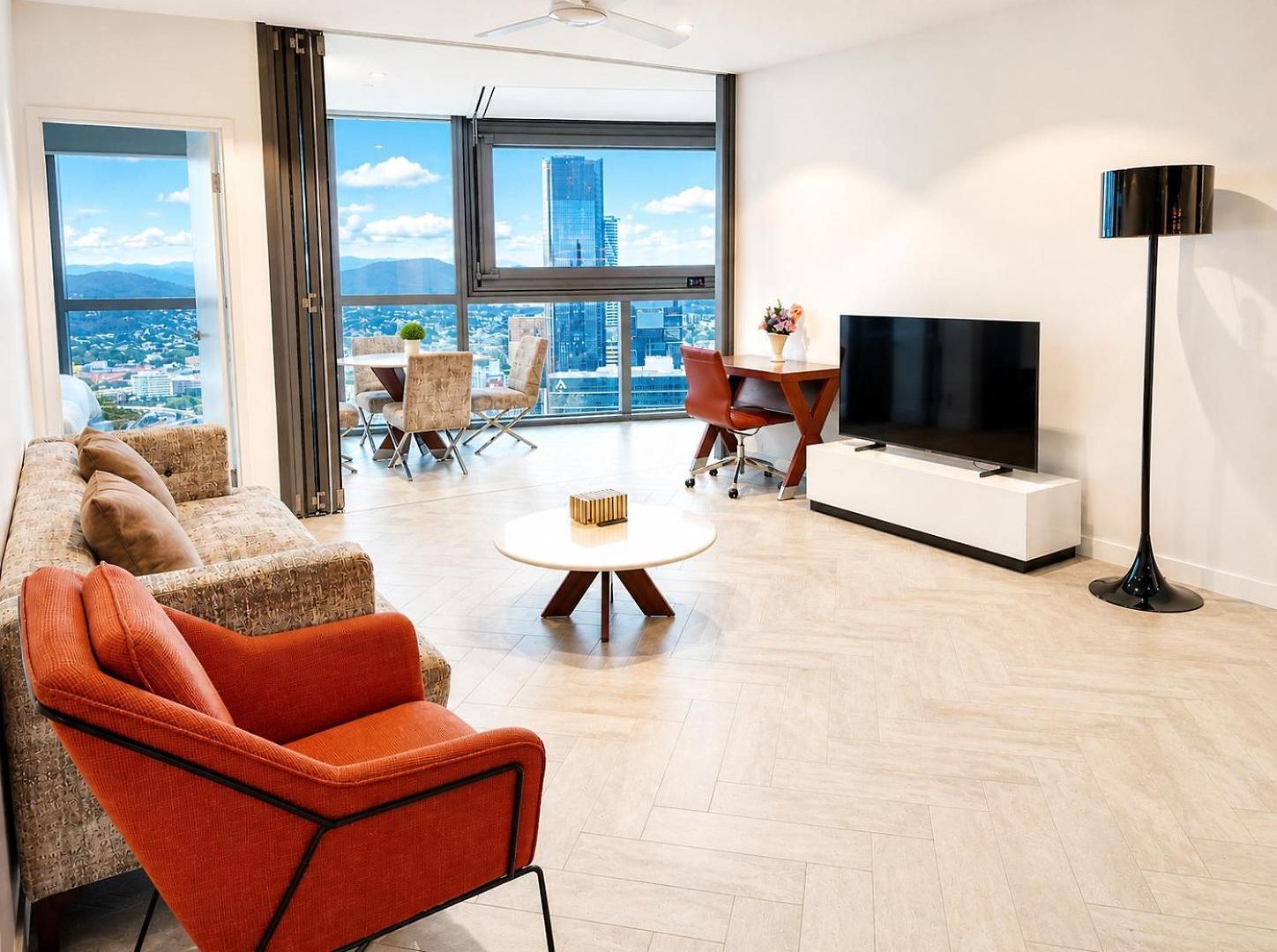 The Skyline Atelier | & River Views Apartment Brisbane