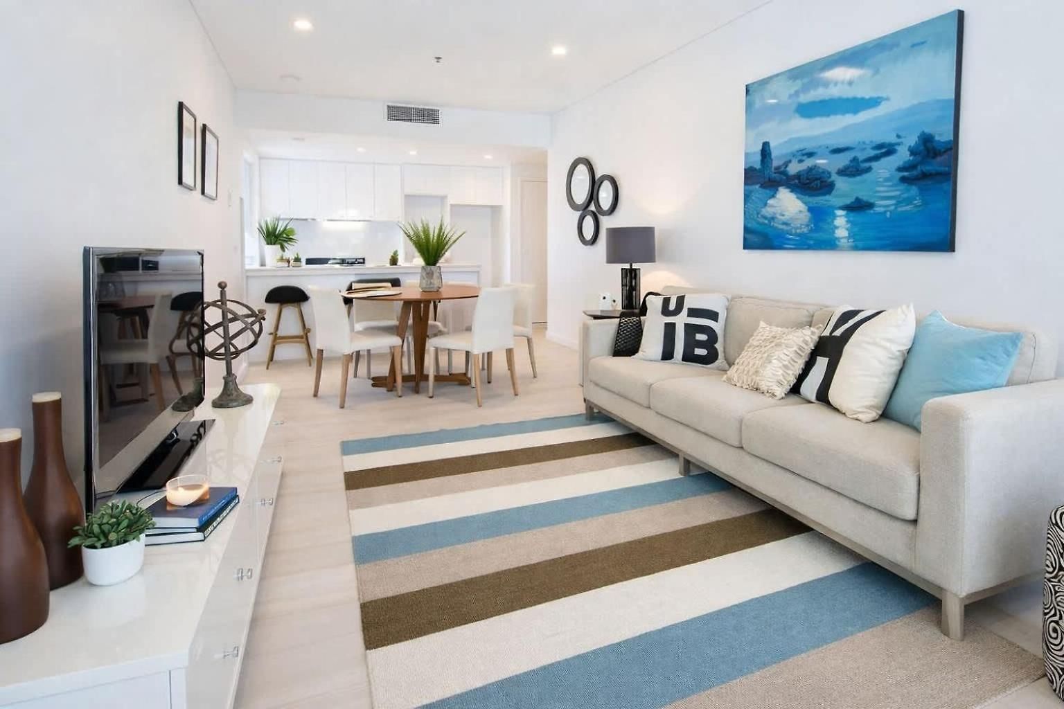 2br Night Life -pool-parking-rooftop-intercom Brisbane