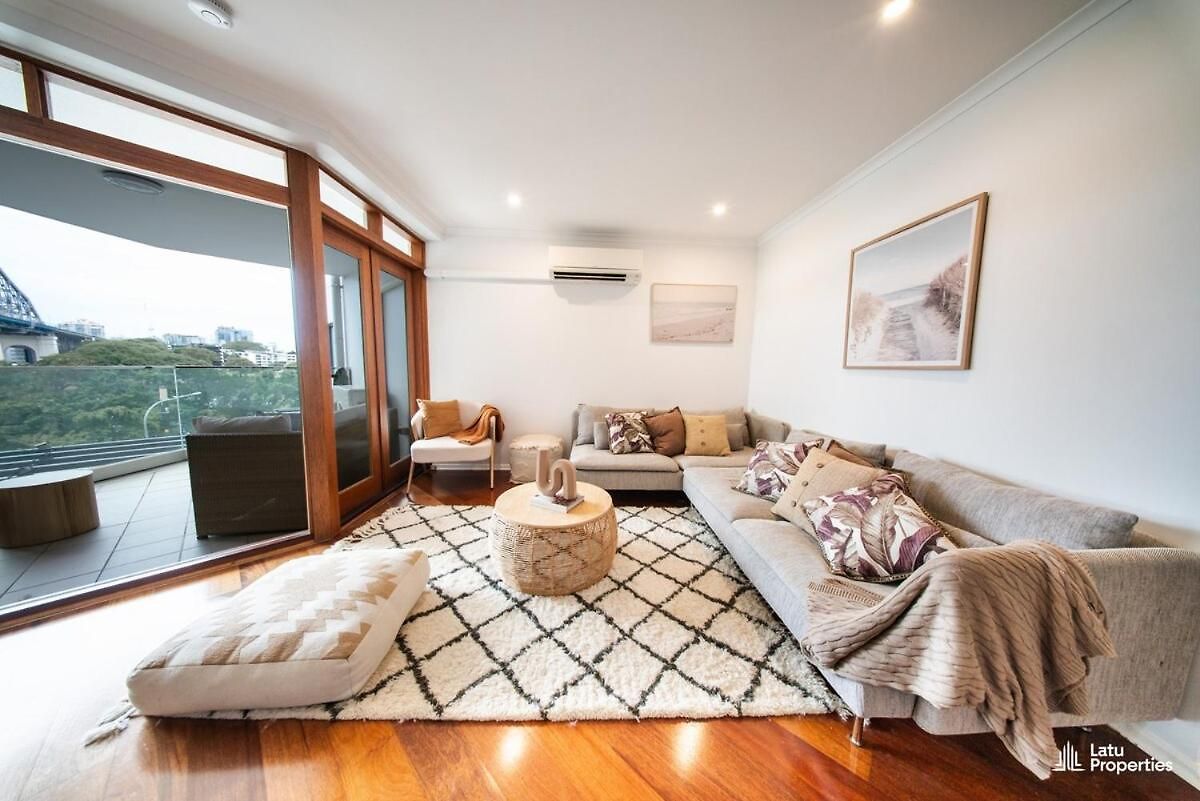 Stylish Rivr Front Lux2bdr2bath Pool Ac Parking Apartment