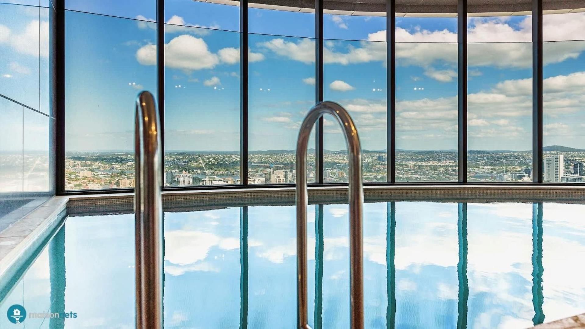 Sky Tower Luxe Retreat Pool & Gym *