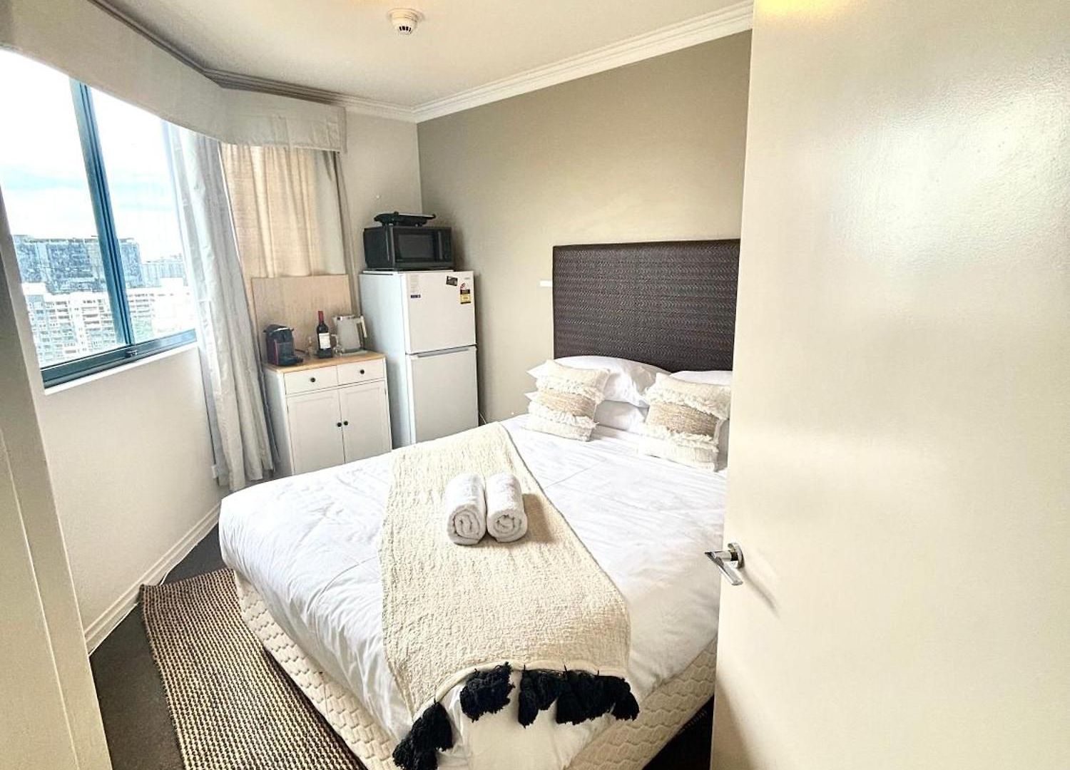 Apartment Compact Cbd | Pool & Gym Access