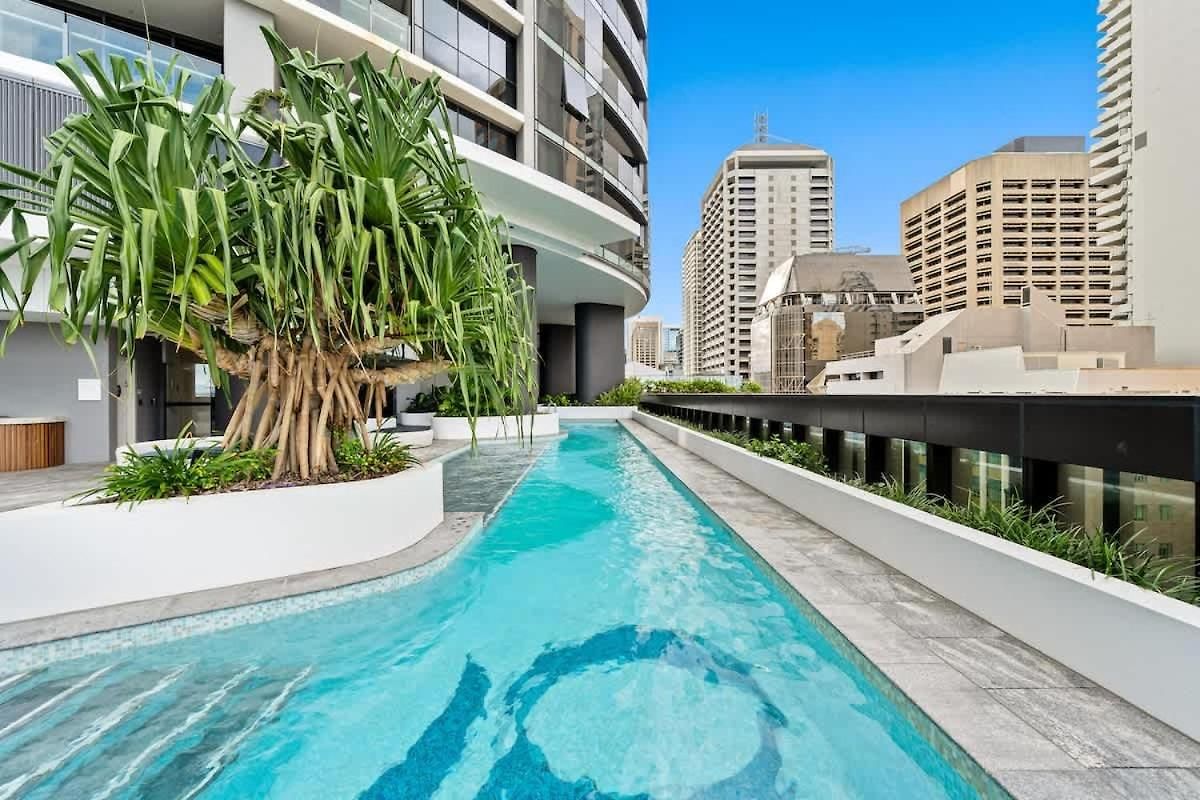 Queens Wharf - Beautiful 13th Floor Executive Apartment