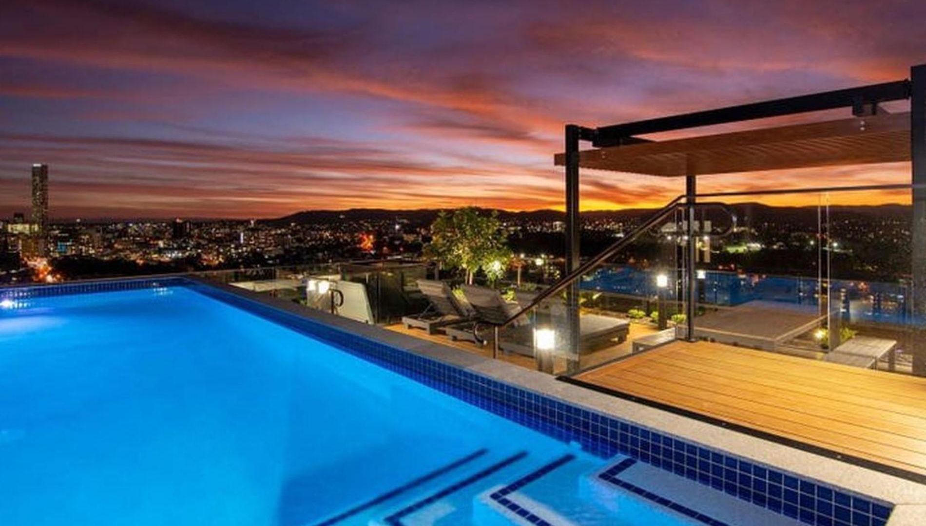 Luxe Valley - Views! Apartment