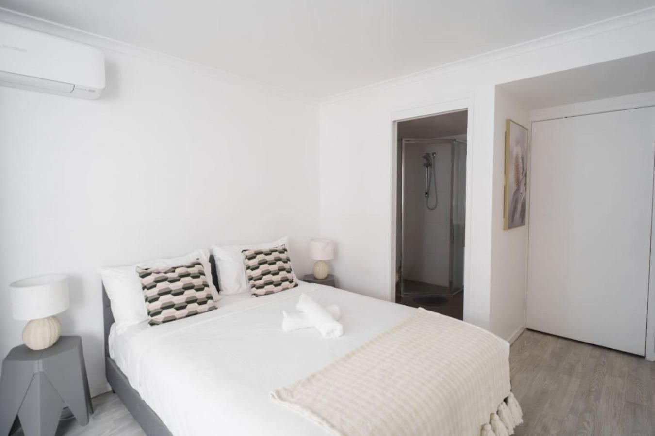 Contemporary 2-bedroom In Southbank Apartment *