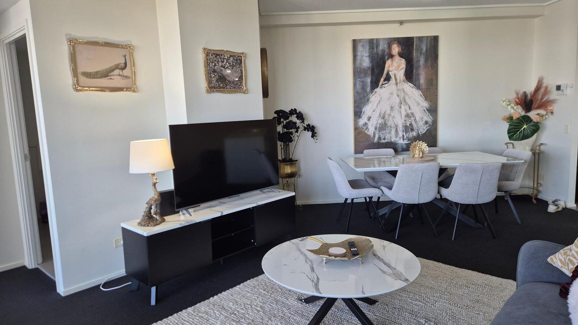 The Gilded Gallery I Art-inspired Luxe Retreat