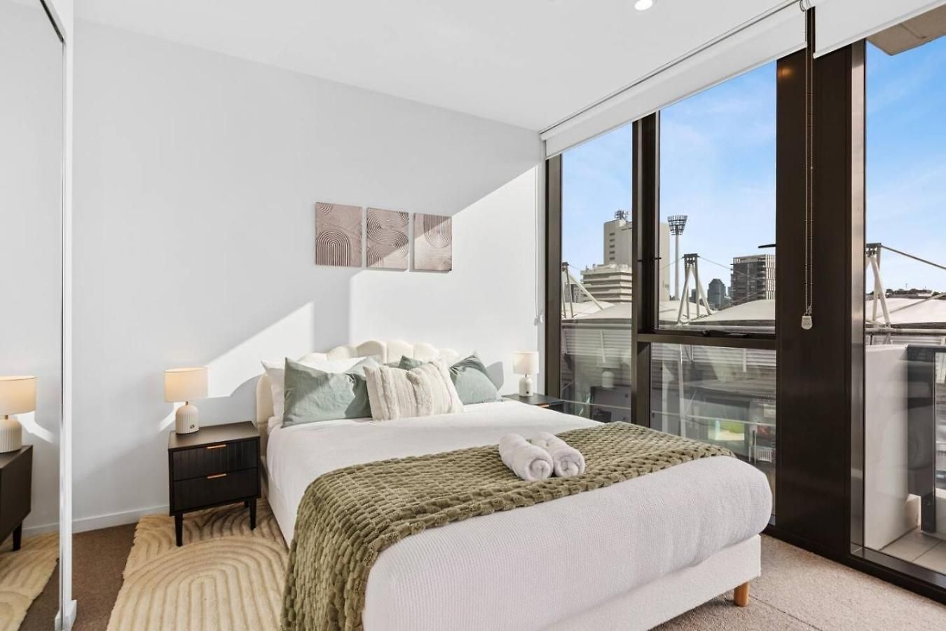 Walk To The Gabba With Rooftop Pool & Secure Carpark With Beautiful Views *