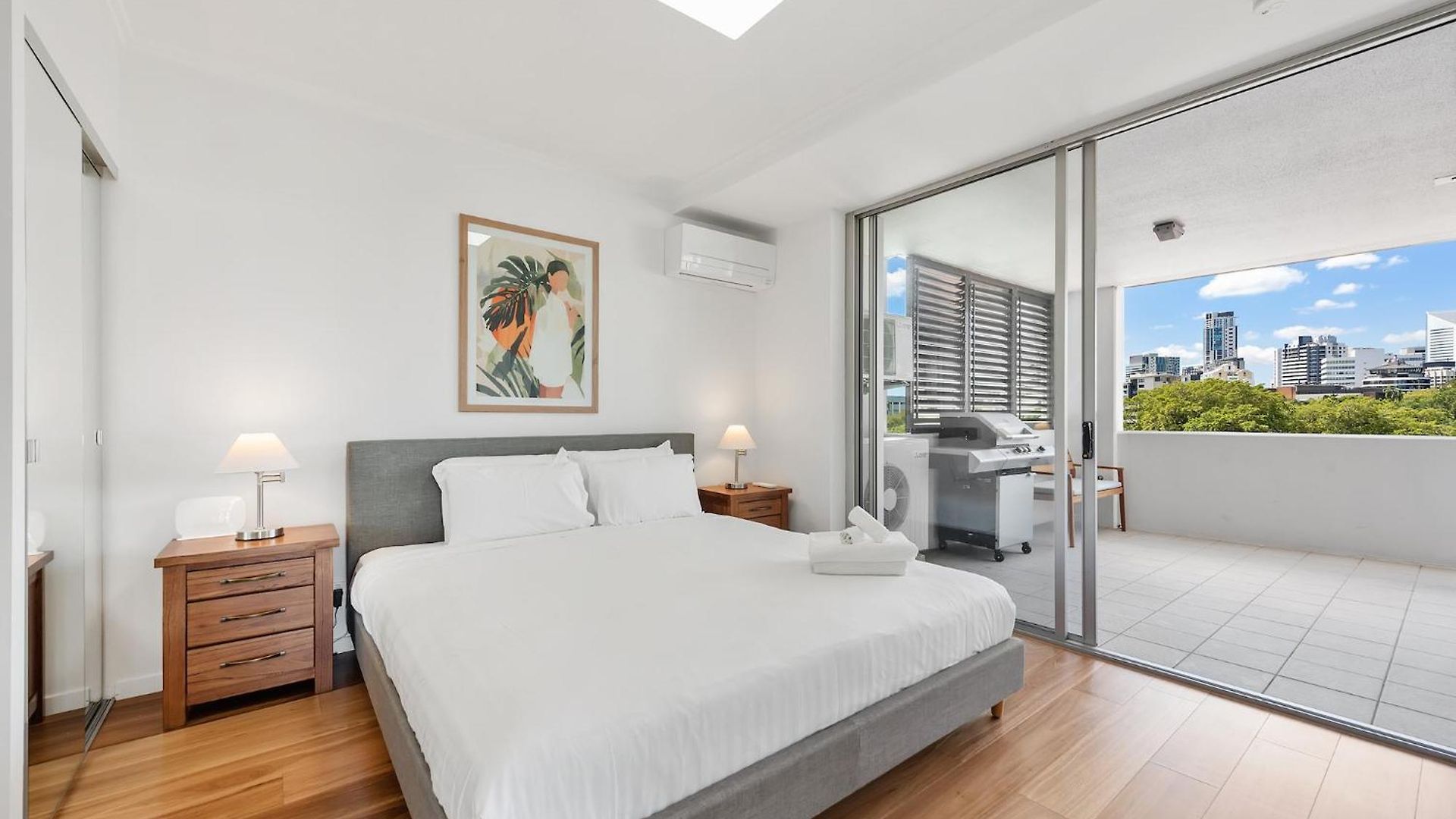 Cbd Next To Parkland! Amazing Views! * Brisbane