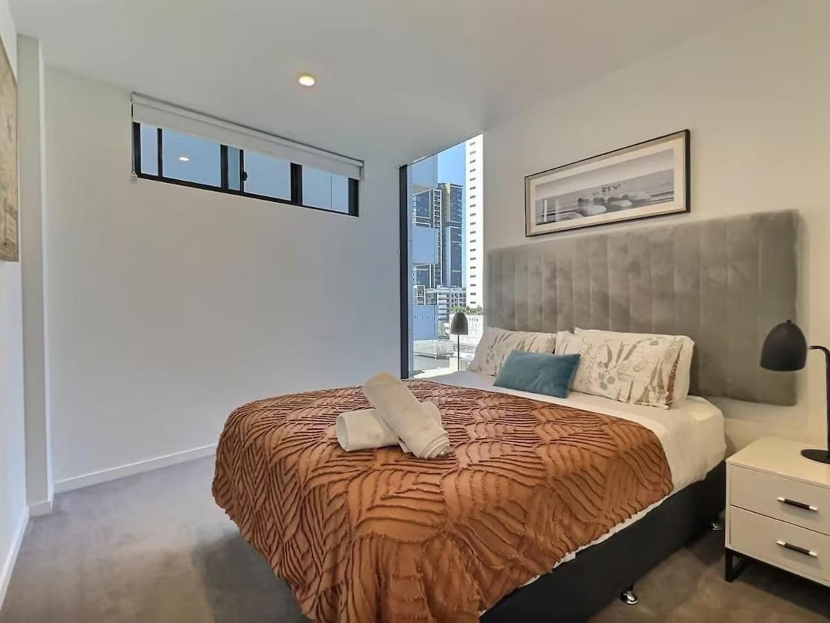 Convenient To Urban Living By Private Host * Brisbane