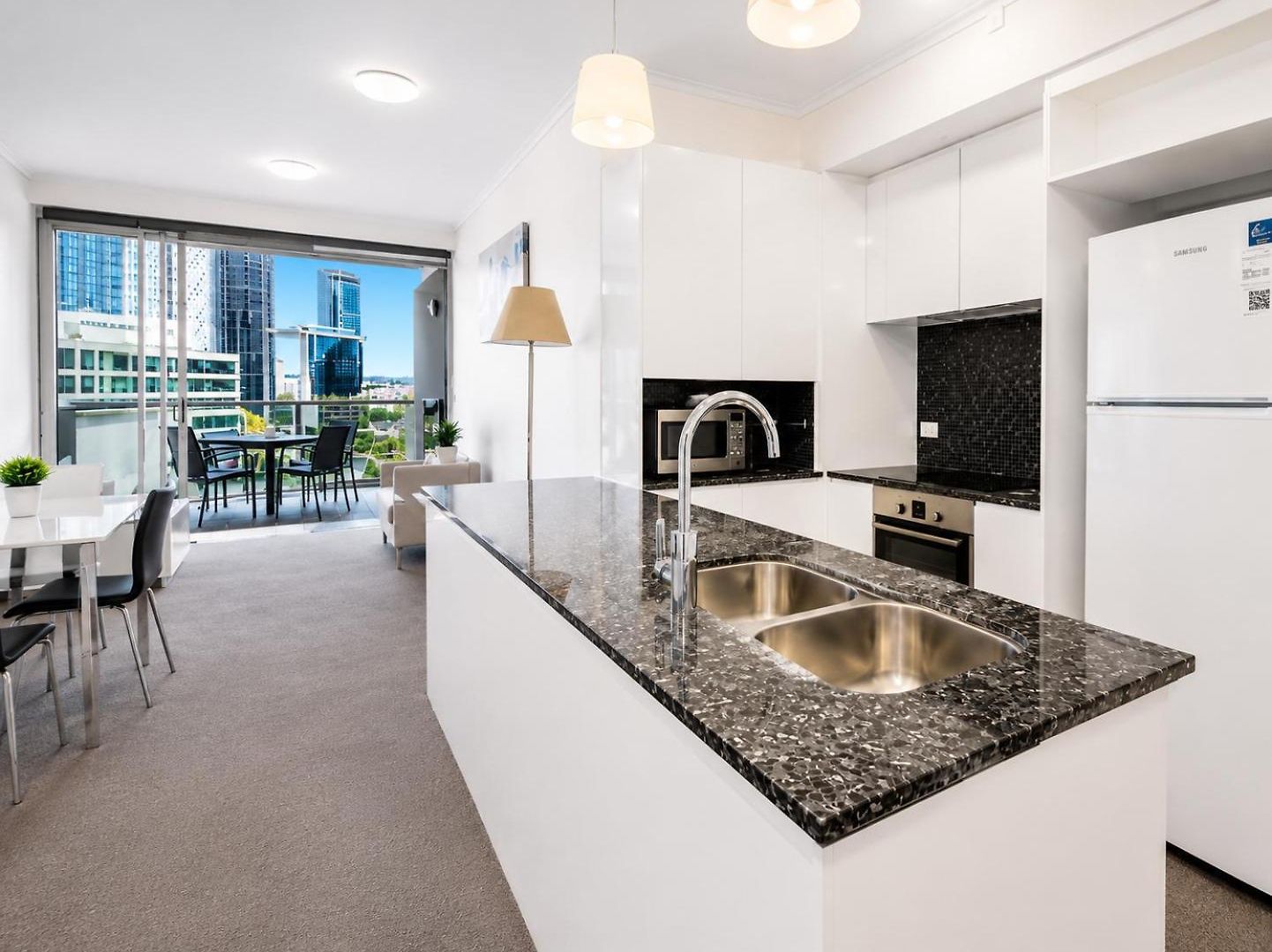 Apartment Cbd With Amenities *