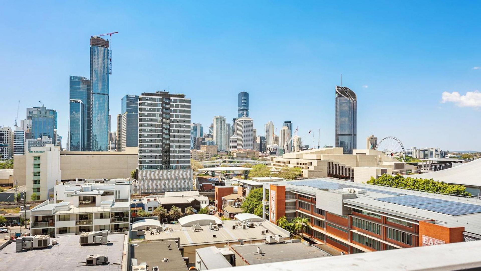 Apartment Sensational Views And South Bank Location!