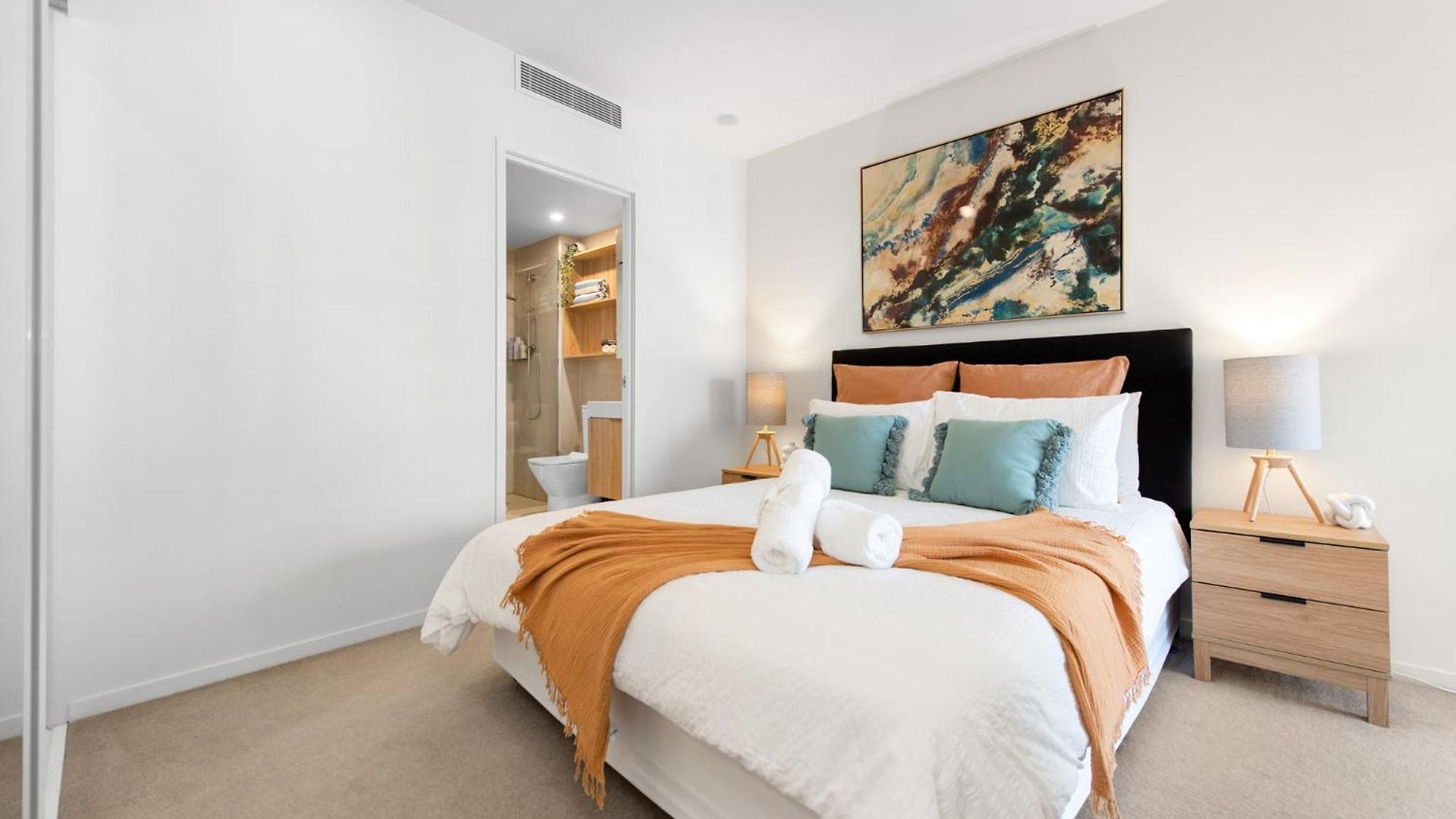 Inspired Serenity With River Views, Fast Wifi, Carpark, Gym, Rooftop Pool Brisbane
