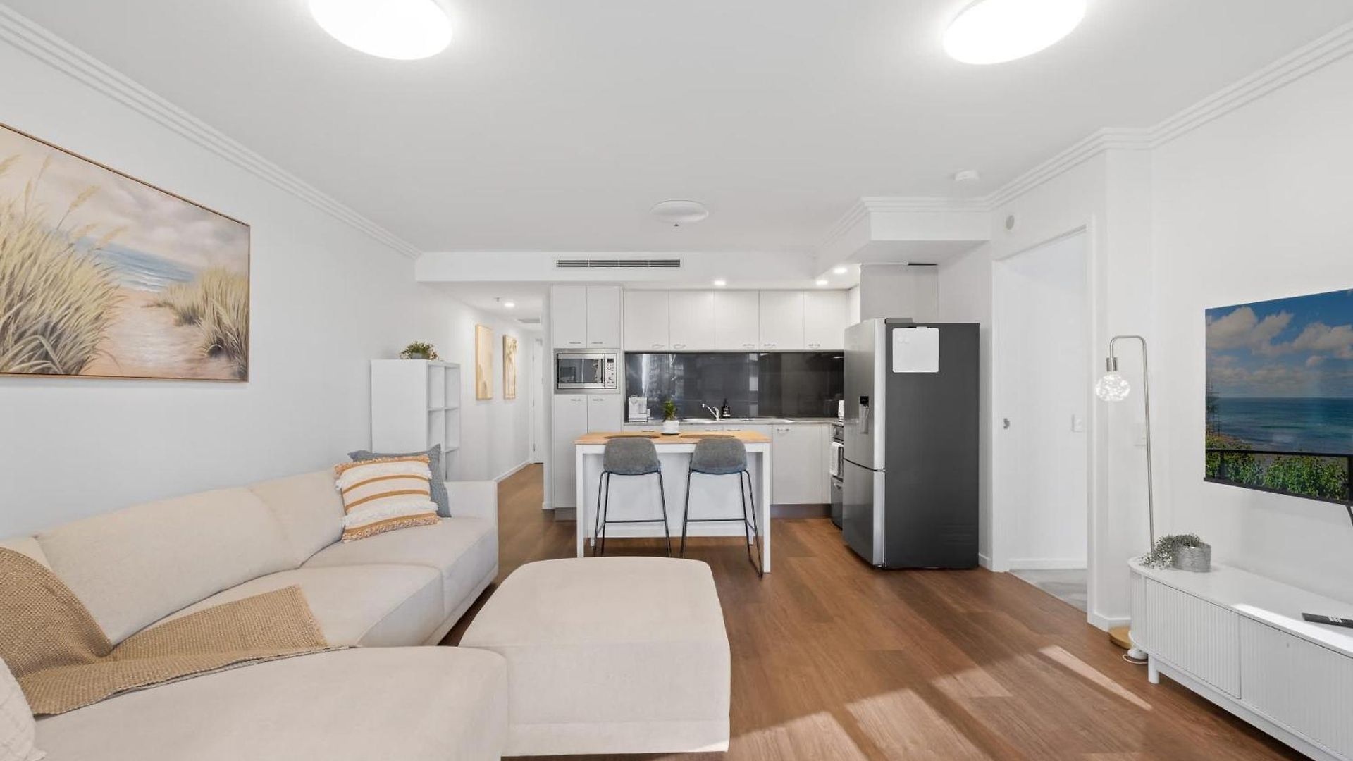 Urban Retreat 1bed-1bath-study-balcony-1car Apartment *