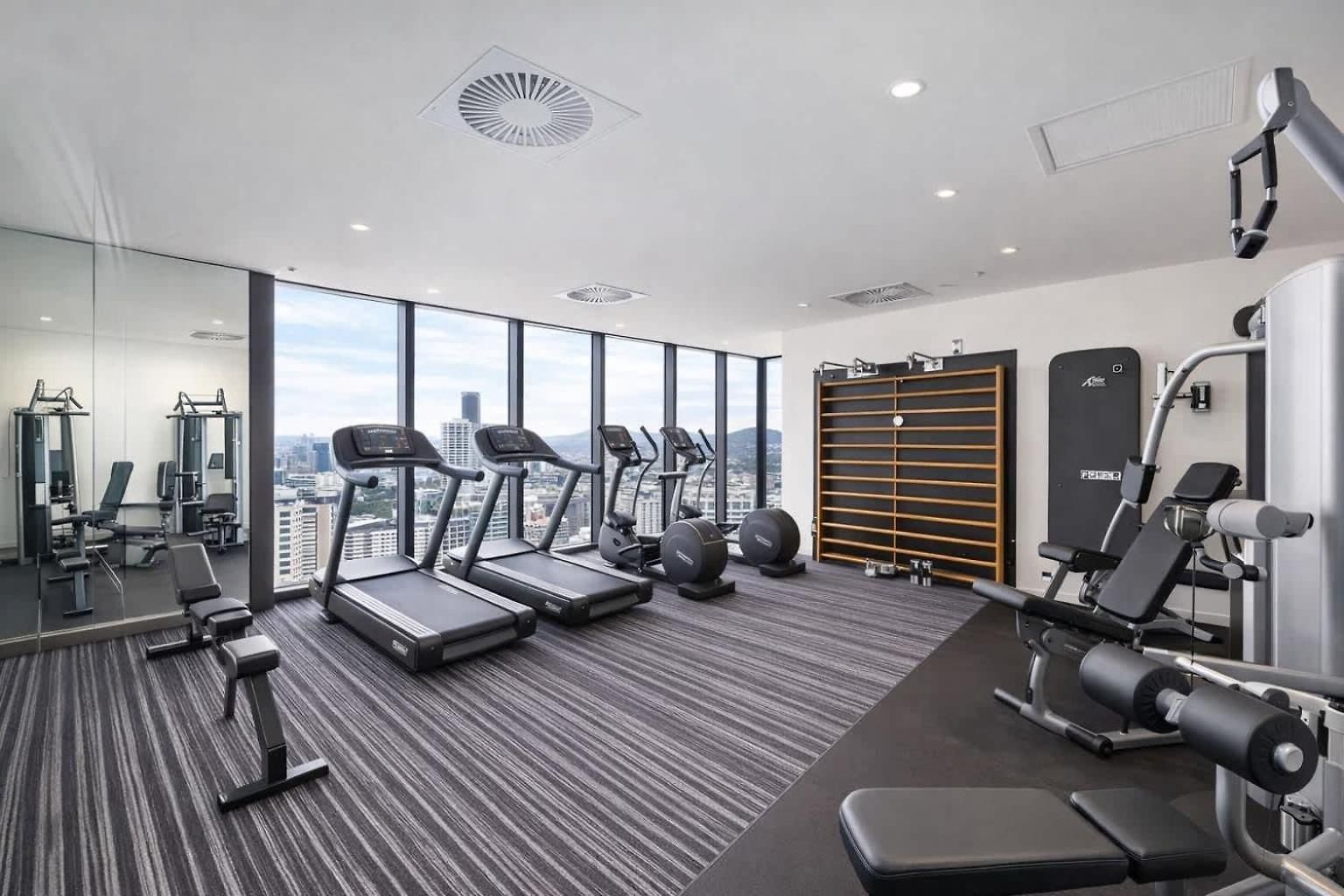 Sky-high Haven-rooftop Infinity Pool Parking Wifi Apartment *