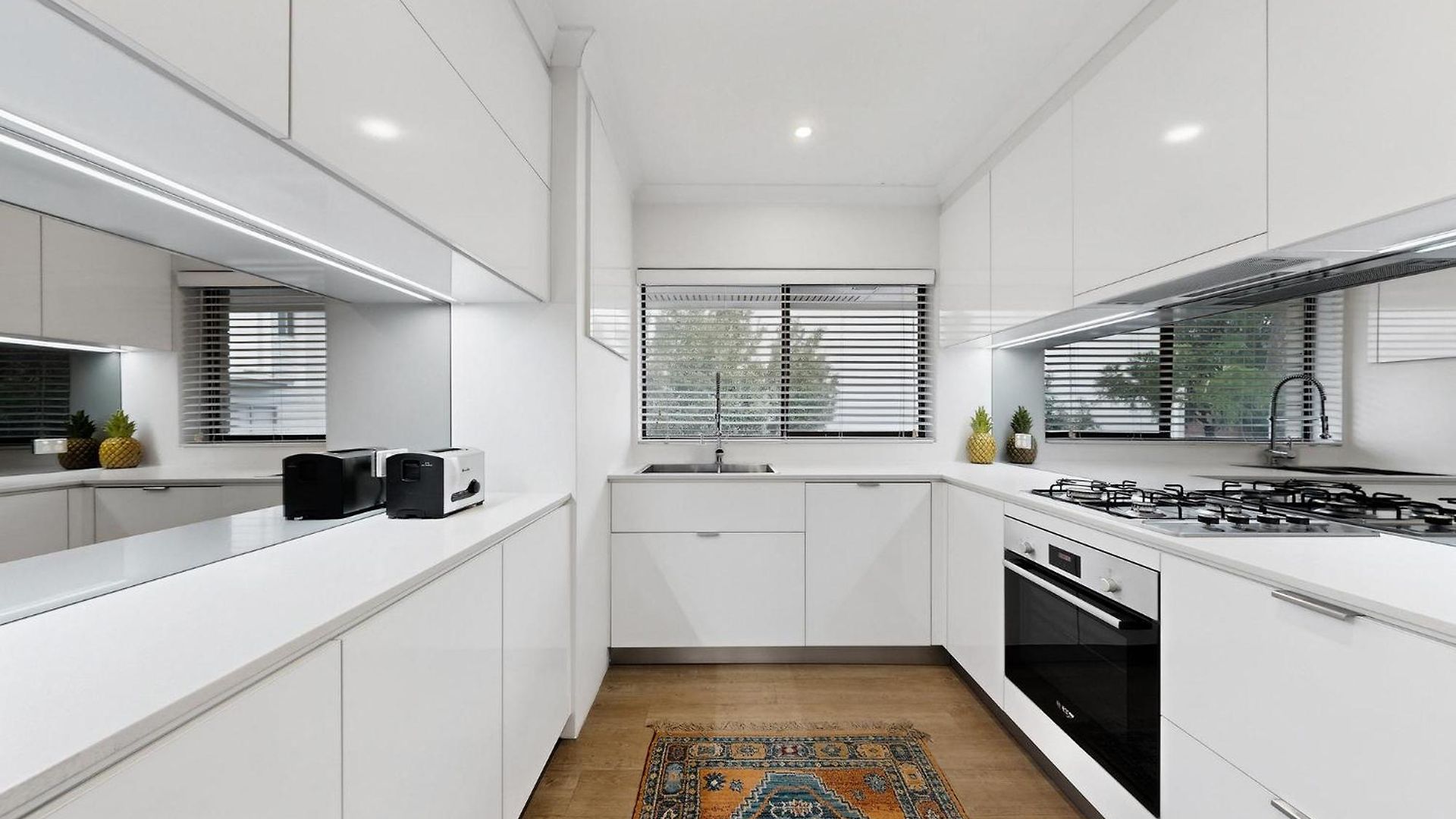 Balcony 2-bed In Ashgrove Apartment Brisbane