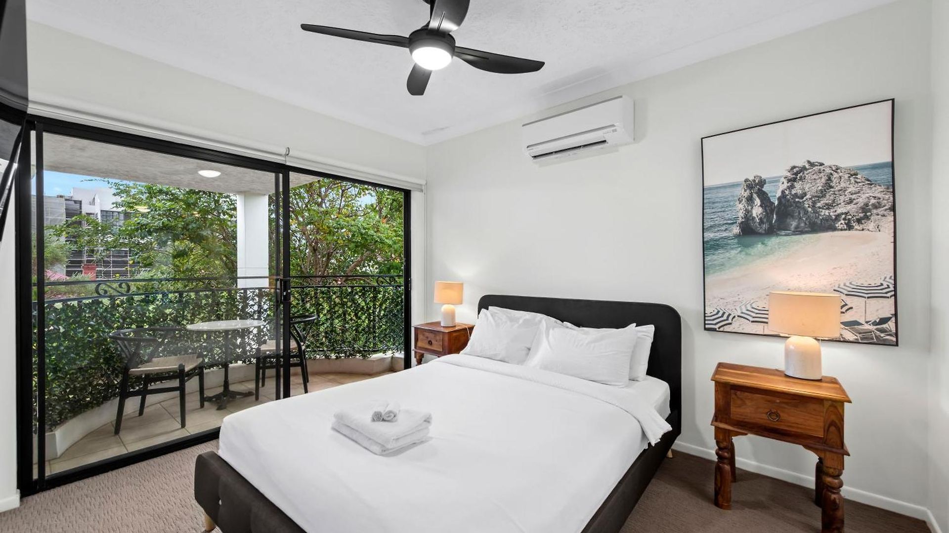 Spacious 2br With Wifi, Parking & Balcony * Brisbane