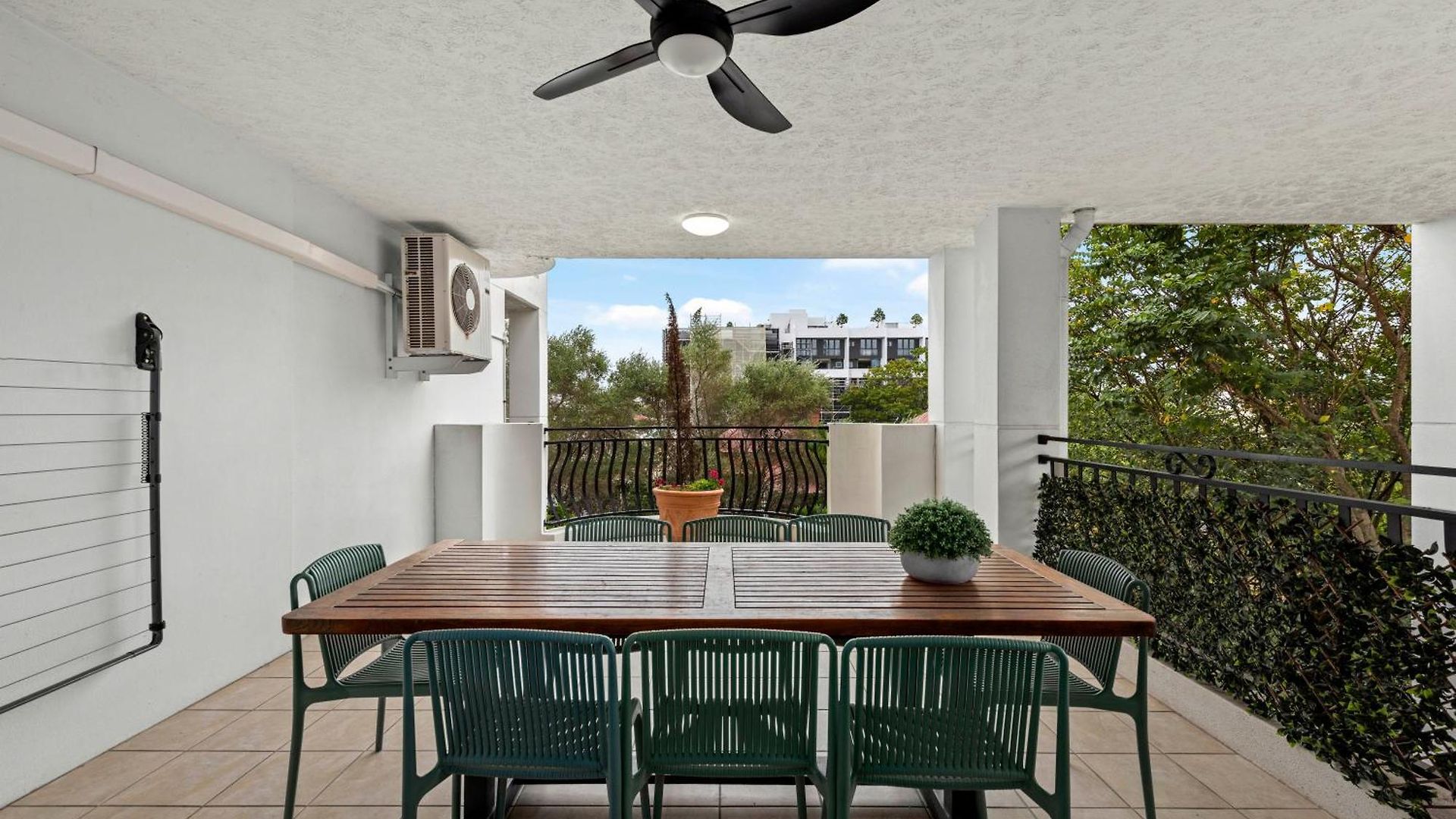 Spacious 2br With Wifi, Parking & Balcony