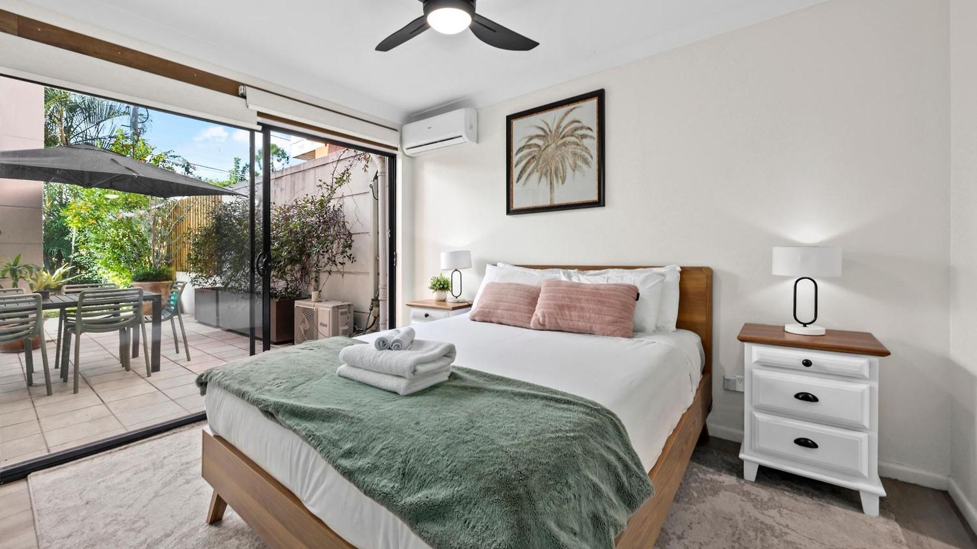 Apartment Spacious & Cozy 2br With Parking, Balcony & Wifi