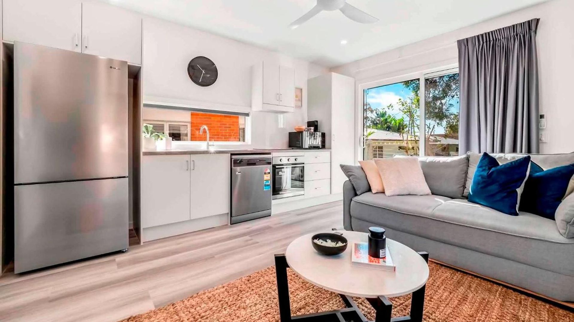 Private Modern - Separate Entry *