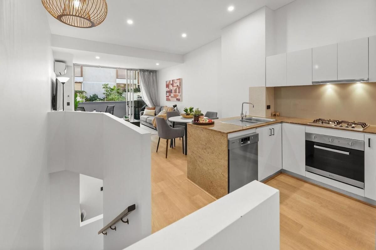 2 Level Skyloft - Pool - Sleeps 6 - Baby * Brisbane