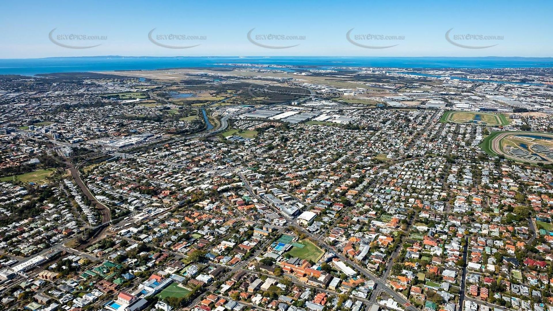 Modern Luxury Private Unit Near Airport & Cbd Brisbane
