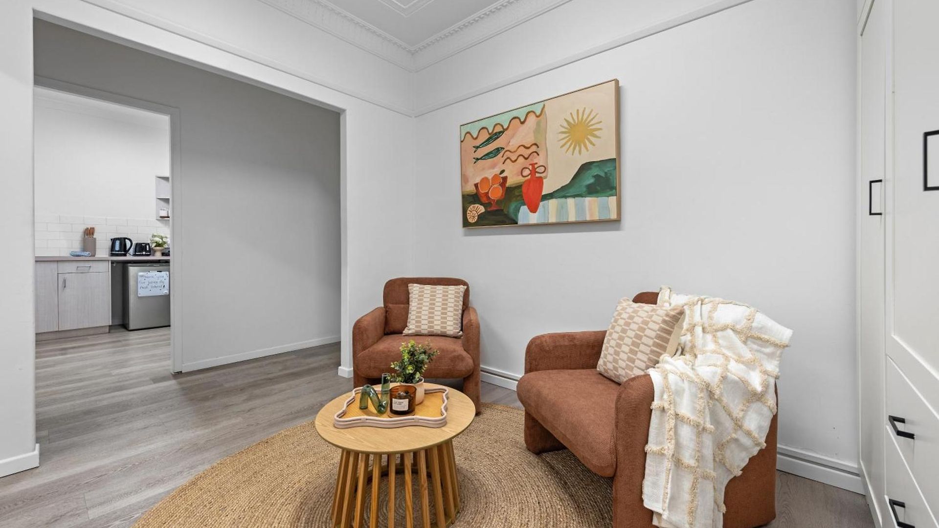 Cozy And Comfy - Short Walk To Hospital And Cbd Apartment *