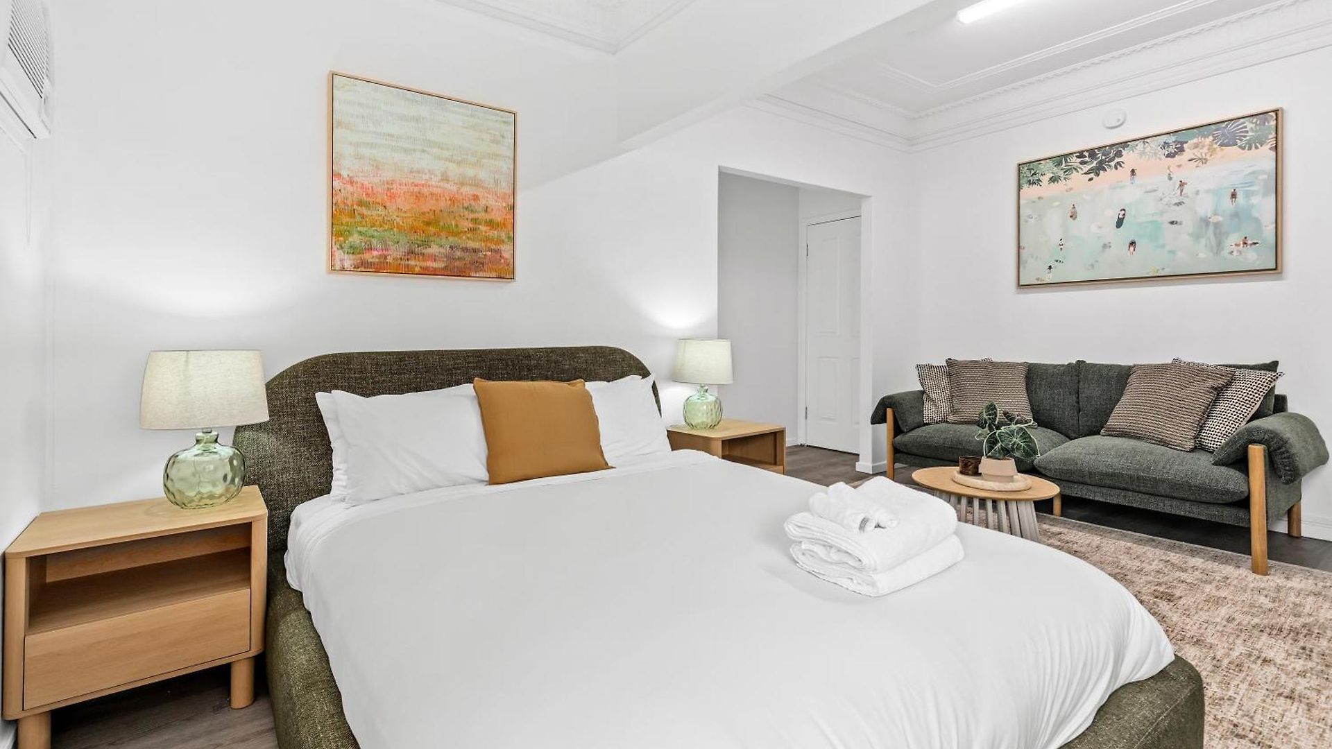 Cozy And Modern Cbd - Short Walk To Hospitals *