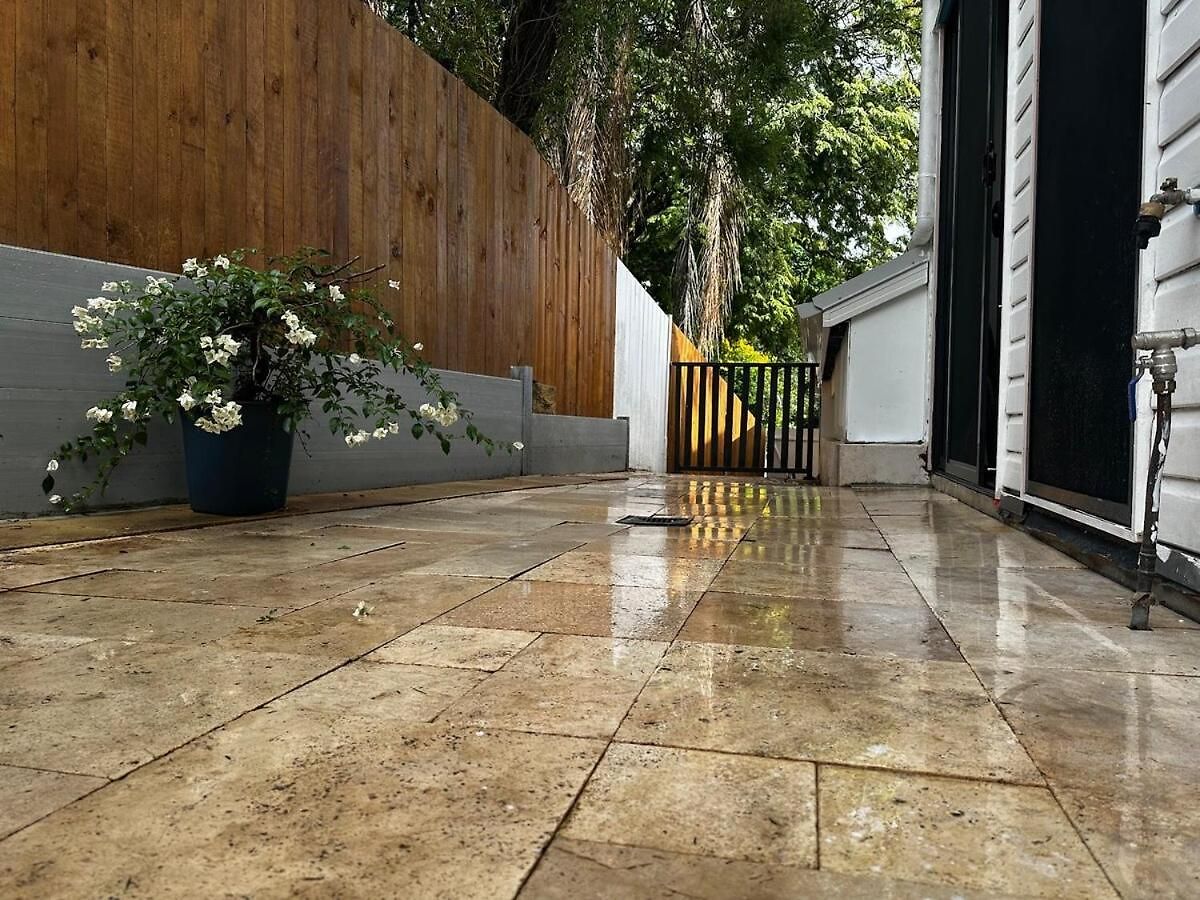 Newly Renovated 2br Guest With Private Entry *