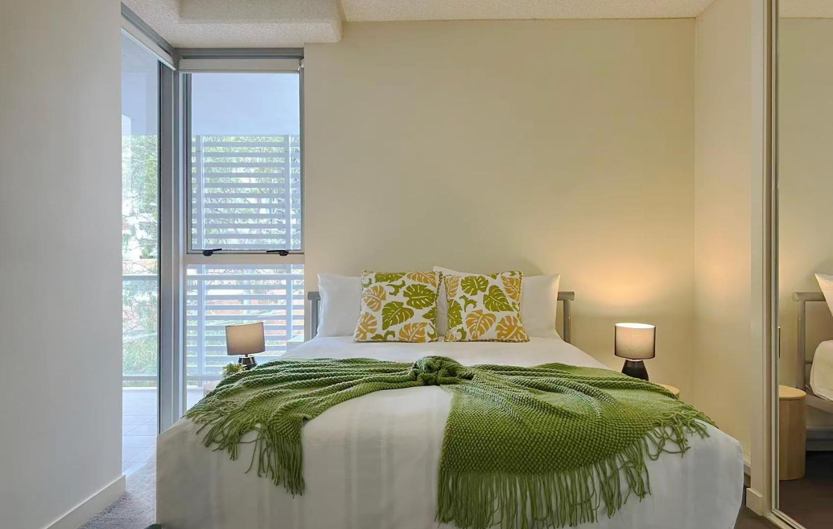Budget 2br 2ba South With Parking Apartment Brisbane